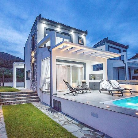 Joy C Deluxe Vila Nea Iraklitsa Exterior foto