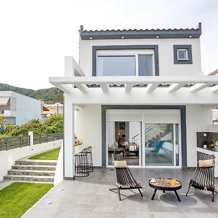 Joy C Deluxe Vila Nea Iraklitsa Exterior foto