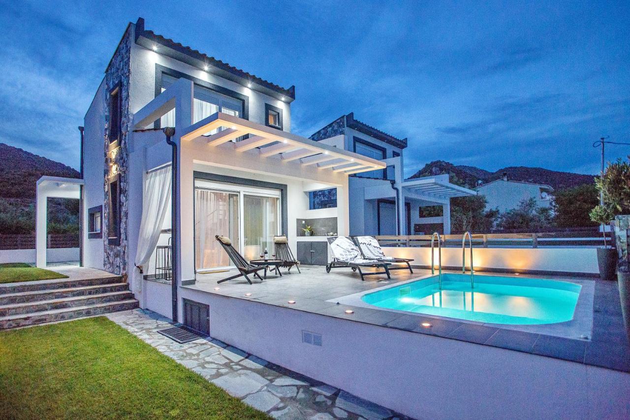 Joy C Deluxe Vila Nea Iraklitsa Exterior foto