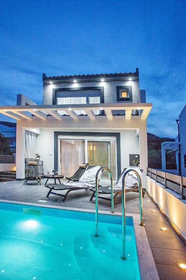 Joy C Deluxe Vila Nea Iraklitsa Exterior foto